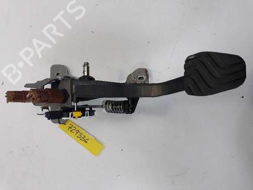 Clutch pedal RENAULT KADJAR (HA_, HL_) 1.2 TCe 130 (130 hp) 8782147