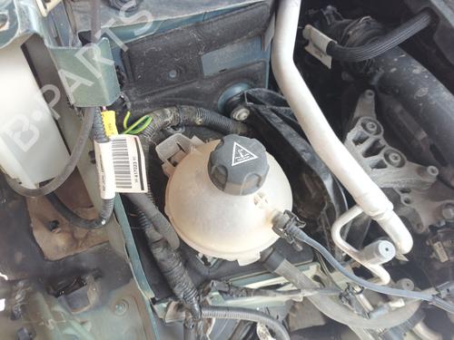 Used Expansion tank PEUGEOT 3008 II SUV (MC_, MR_, MJ_, M4_) 1.2 THP/ PureTech 130 (MRHNSM, MRHNSU, MRHNSJ, MRHNYW,... (131 hp) 26643857