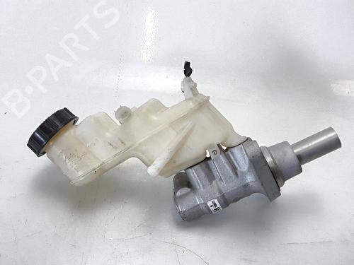 Used Brake master cylinder TOYOTA YARIS (_P13_) 1.5 (NSP131_) (112 hp) 13927358