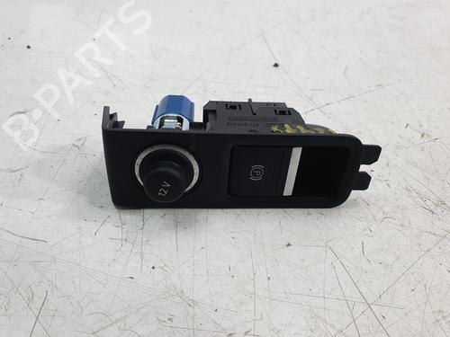 handbremse-audi-a3-sportback-8ya-8yf-2019-32361568 main image