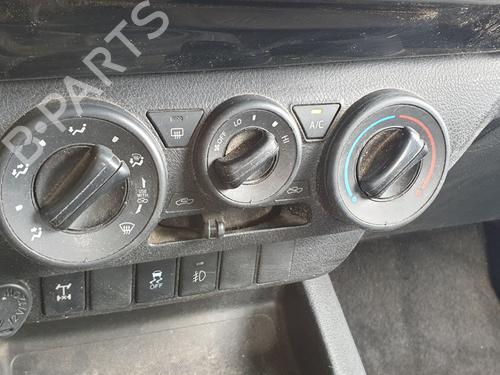 Used Climate control TOYOTA HILUX VIII Pickup (_N1_) [2015-2025]  20650135
