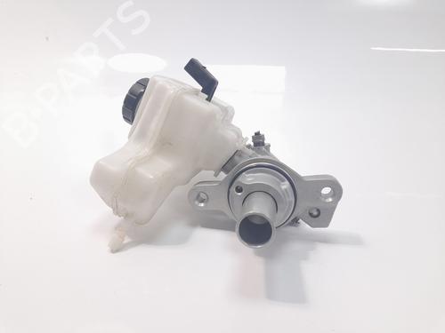 Used Brake master cylinder VW PASSAT B8 Variant (3G5, CB5) 2.0 TDI (150 hp) 17671011