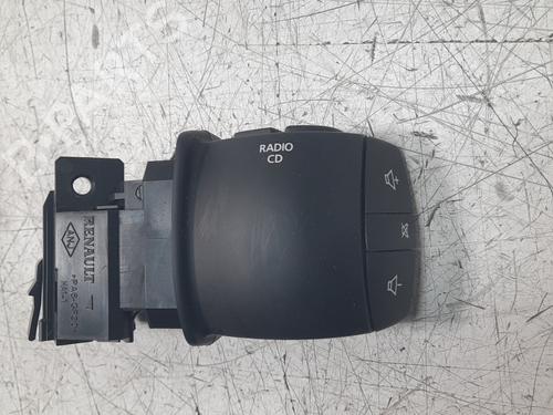 Used Steering wheel controls RENAULT LAGUNA III (BT0/1) 2.0 dCi (BT01, BT08, BT09, BT0E, BT0K, BT12, BT1C, BT1D,... (150 hp) 21539504