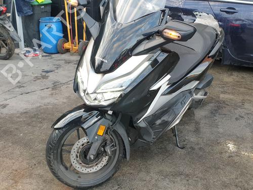 Used Radiator fan HONDA MOTORCYCLES NSS NSS 300 Forza (NF04) (24 hp) 25233561