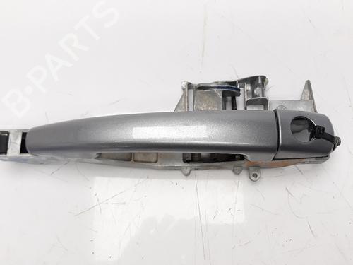 Używane Klamka zewnętrzna drzwi przednich lewych PEUGEOT 208 I (CA_, CC_) [2012-2021]  8663903