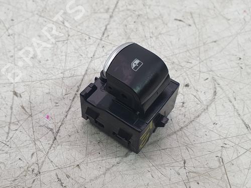right-rear-window-switch-alfa-romeo-giulia-952_-2015-36221496 main image