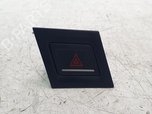 Bouton de warning VW TOURAN (5T1) 2.0 TDI (150 hp) 31714017