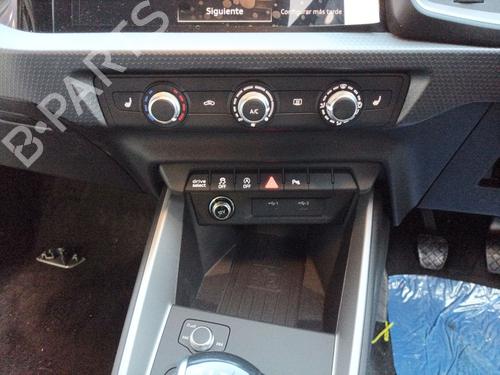 Bouton de warning AUDI A1 Sportback (GBA) 30 TFSI (116 hp) 30761965