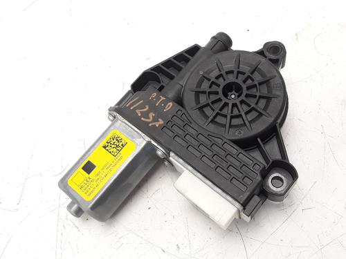 Rudehejsemotor bagstkærm højre BMW 1 (F40) 118 d (150 hp) 12558893