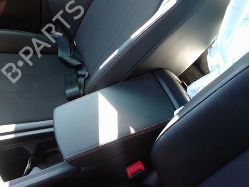 Used Armrest / Center console CUPRA LEON (KL1, KU1, KUG) 1.5 TSI (150 hp) 31793113