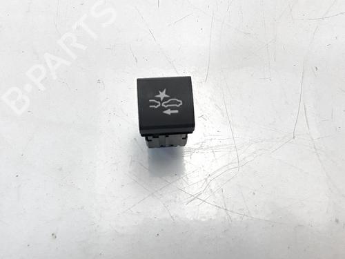 Used Switch TOYOTA YARIS (_P13_) 1.5 (NSP131_) (112 hp) 21028323