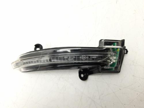 Used Right side indicator Right side indicator 38235830 38235830