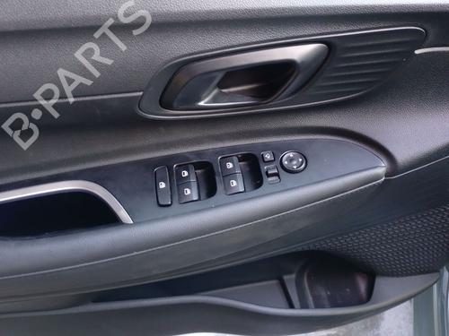 Used Left front window switch HYUNDAI i20 III (BC3, BI3) 1.0 T-GDI (101 hp) 31665802