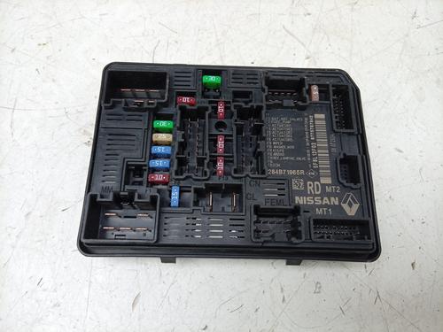 Used Fuse box Fuse box 39470658 39470658