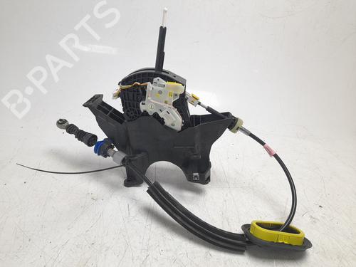 Used Gear lever NISSAN JUKE (F16_) DIG-T 117 (117 hp) 29500637