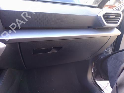 Used Glove box SEAT LEON Sportstourer (KL8, KLD) 2.0 TDI (150 hp) 30626267