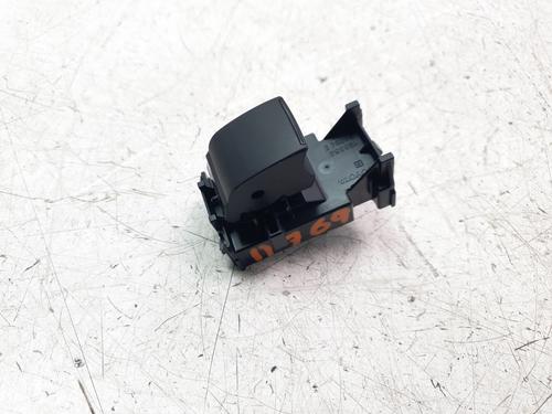Used Right rear window switch TOYOTA YARIS CROSS (MXP_) 1.5 Hybrid (MXPJ10) (116 hp) 22649509