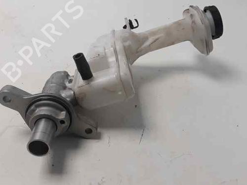 Used Brake master cylinder RENAULT KADJAR (HA_, HL_) 1.6 dCi 130 4x4 (HLA4) (130 hp) 5826808