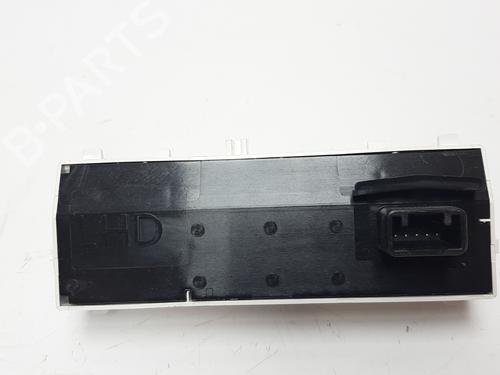 Display TOYOTA COROLLA Hatchback (_E21_, _EA1_, _EH1_)  | BP9906121C48 
