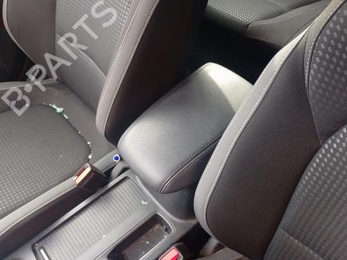 Used Armrest / Center console FORD FOCUS IV (HN) 1.5 EcoBlue (120 hp) 31636809