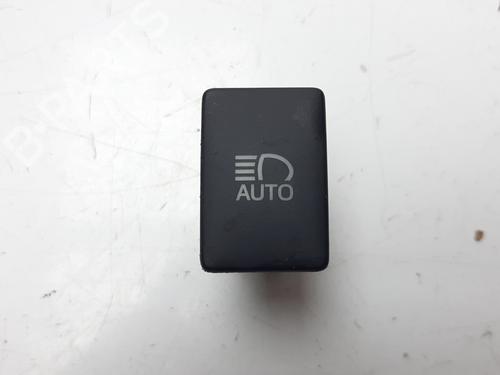 Used Switch TOYOTA YARIS (_P13_) 1.5 (NSP131_) (112 hp) 8052796