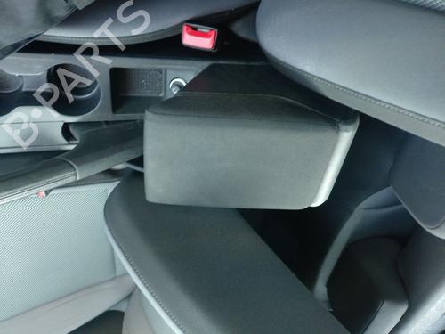Used Armrest / Center console Armrest / Center console SEAT ARONA (KJ7, KJP) 1.0 TSI (95 hp) 33540746 33540746