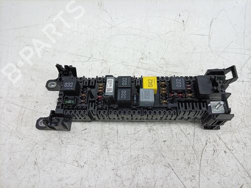 Used Fuse box Fuse box 38486569 38486569