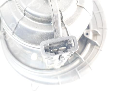 Heater blower motor LAND ROVER DISCOVERY SPORT (L550) 2.0 D | BP22353231M62 