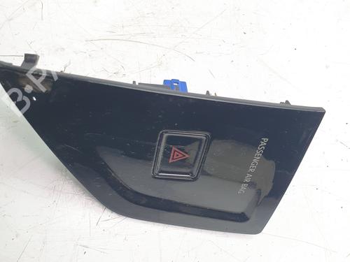 Used Warning switch VW POLO VI (AW1, BZ1, AE1) 1.0 TSI (95 hp) 28728976