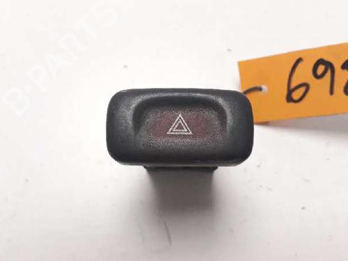 Used Warning switch NISSAN PRIMERA Hatchback (P10) 1.6 (102 hp) 4940770