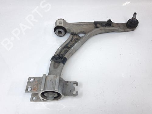 Used Right front suspension arm MERCEDES-BENZ CLA Coupe (C117) CLA 200 CDI / d (117.308) (136 hp) 21132264