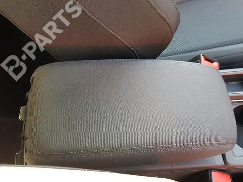 Used Armrest / Center console Armrest / Center console AUDI Q3 (F3B) 35 TFSI (150 hp) 9243024 9243024