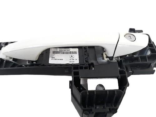 Used Front left exterior door handle MERCEDES-BENZ A-CLASS (W176) A 180 CDI / d (176.012) (109 hp) 8587699