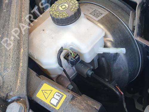 Used Brake master cylinder BMW 4 Coupe (G22, G82) M440 d Mild-Hybrid xDrive (340 hp) 17573324