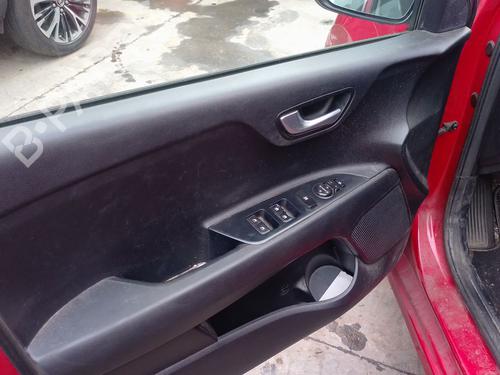 Alzavetro anteriore sinistro KIA RIO IV (YB, SC, FB) 1.25 (84 hp) 31710263