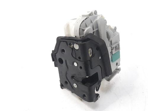 Front left lock AUDI A1 Sportback (8XA, 8XF) 1.4 TDI (90 hp) 8689200