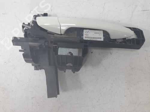 front-right-exterior-door-handle-mercedes-benz-gla-class-x156-2013-2014-2015-2016-2017-2018-2019-2020-2021-2022-34341698 main image