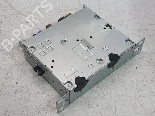 Used Radio Radio RENAULT CLIO V (B7_) 1.5 Blue dCi 100 (B7AD) (101 hp) 33233183 33233183