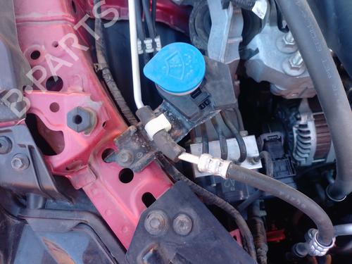 Used Windscreen washer tank Windscreen washer tank 38083874 38083874