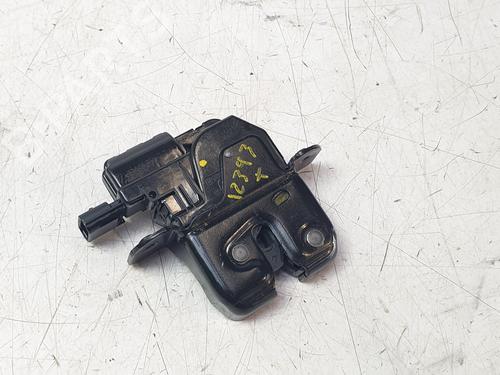 Used Tailgate lock RENAULT MEGANE IV Hatchback (B9A/M/N_) 1.5 Blue dCi 115 (B9A6) (116 hp) 32059768