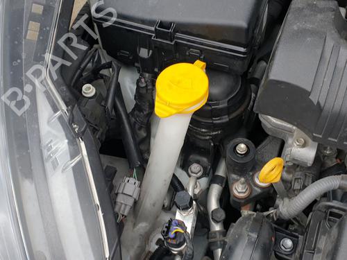 Used Windscreen washer tank TOYOTA YARIS (_P13_) 1.5 Hybrid (NHP130_, NHP130) (101 hp) 24124533