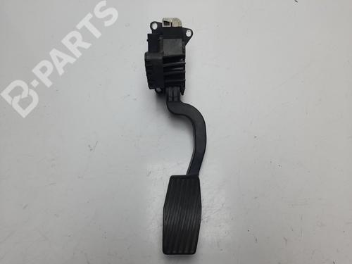 pedal-opel-corsa-e-x15-13-cdti-08-68-13305804-2014-7201450 main image