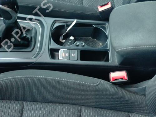 Handrem VW TOURAN (5T1) [2015-2026]  31308101