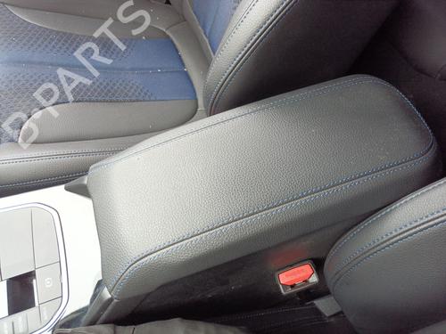 Used Armrest / Center console BMW 1 (F40) 118 d (150 hp) 24847042