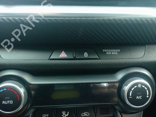 Used Warning switch Warning switch KIA STONIC (YB) 1.0 T-GDi Eco-Dynamics+ (101 hp) 40597131 40597131