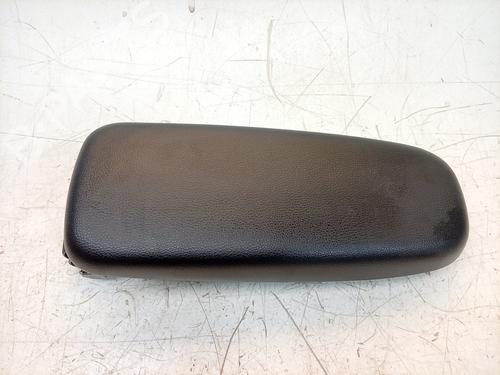 armrest-center-console-toyota-yaris-_p21_-_pa1_-_ph1_-2020-33826666 main image
