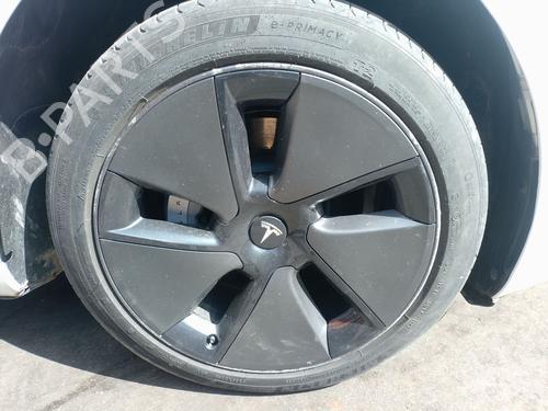 Fælk Fælk TESLA MODEL 3 (5YJ3) EV (283 hp) 34235637 34235637