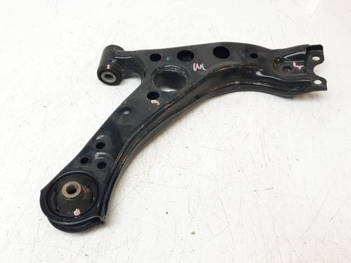 Used Right front suspension arm TOYOTA COROLLA Hatchback (_E21_, _EA1_, _EH1_) 1.8 Hybrid (ZWE211) (98 hp) 31206595