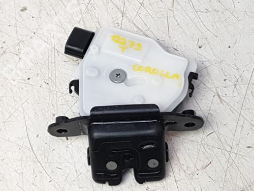 Bagklap lås Bagklap lås TOYOTA COROLLA Hatchback (_E21_, _EA1_, _EH1_) 1.8 Hybrid (ZWE211) (98 hp) 29828567 29828567