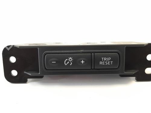 Used Switch NISSAN MICRA V (K14) [2016-2025]  9541241